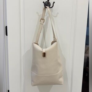 Old Navy Cream Large Preppy Bucket Bag